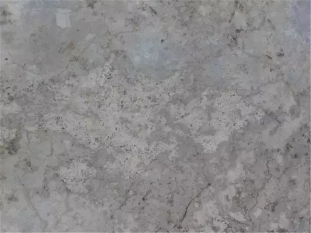 你家的哪里是水泥自流平了？明明就是水泥地好吧。