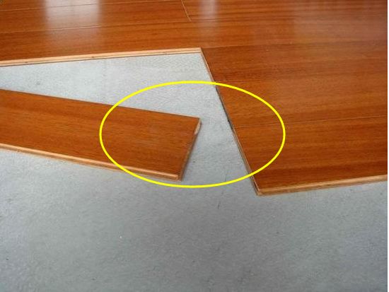 鋪木地板前要不要做自流平？聽老師傅說完，大多數(shù)家庭都做錯了